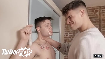 Stunning Malik Delgaty Are Having Some Homosexual Fun With Ryan Bailey Until His Girlfriend Catches Them - TWINKPOP